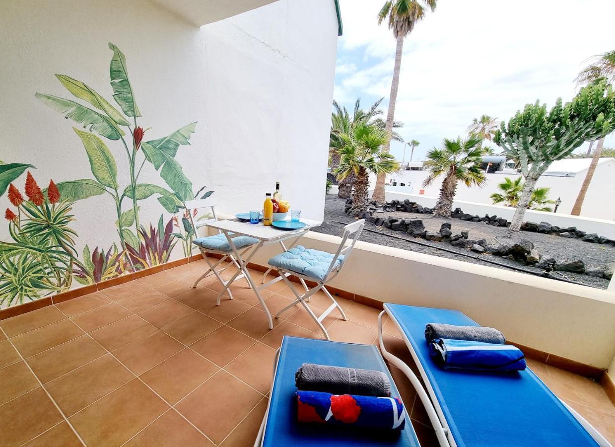 Apartamento Eduardo A Primera Linea Del Mar Costa Teguise Extérieur photo